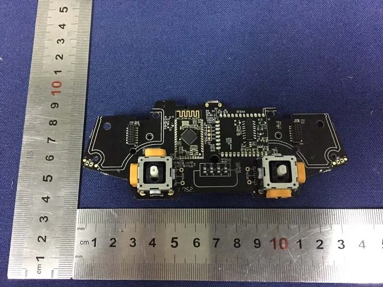 The T1d’s main board, with a stick module at each lower corner
